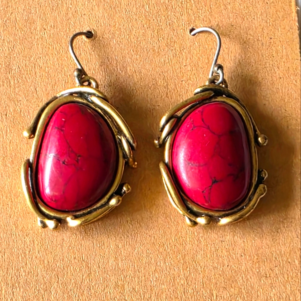 Elegant Red and Gold Color Earrings